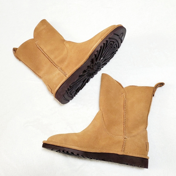 alida suede boot